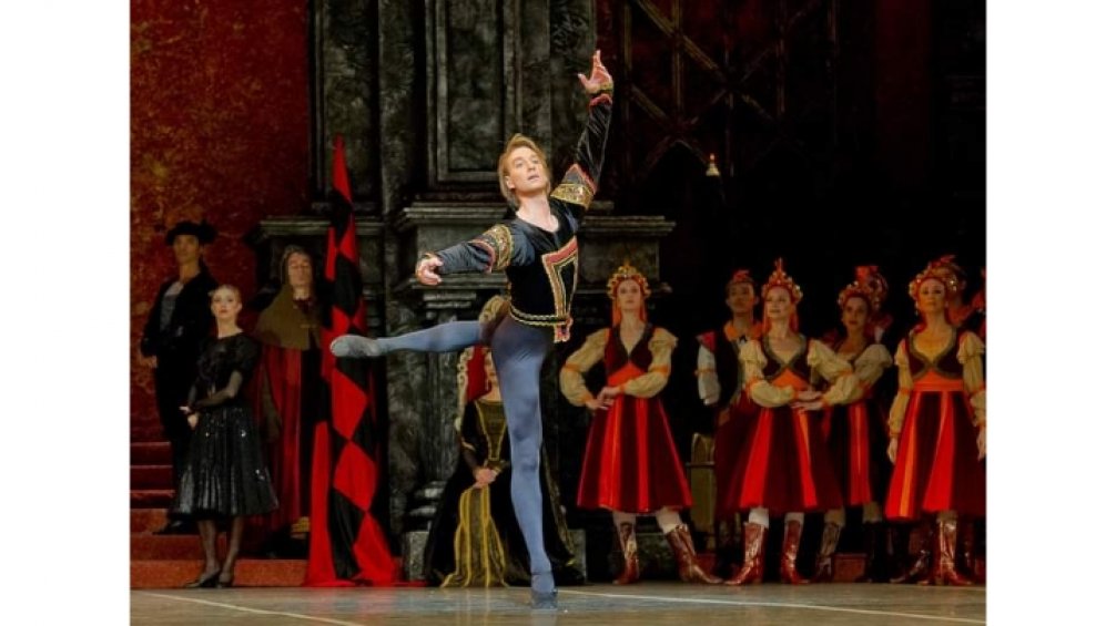 "Buenos Aires Ballet puede pasar de los grandes clásicos a cosas contemporáneas, neoclásicas y tango"